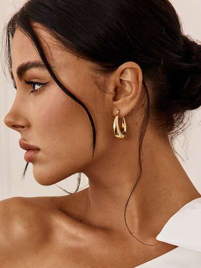 gold ear ring